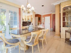R60 Villa with garden and pool - Image 2