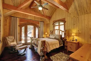 Carriage House on The Stream •Mountain Cabins Utah - Image 5