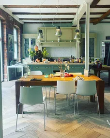 Manor House with stunning rooms - train accessible - Image 2