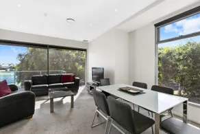 Bell Street Apartments - Image 2