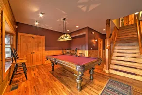 'the Cozy Bear Cabin: Upscale Deck & Mtn Views! - Image 4