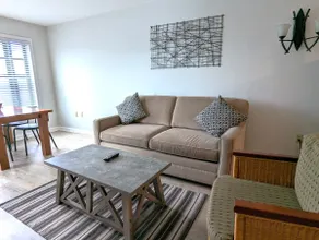 Newly renovated Sunset view 1 bedroom - Image 2