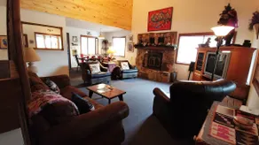 Beau droit d'accueil sur la rivière, idéal pour les grandes parties, WIFI, W / D, Grill / Fumeur - Image 2