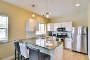 Brand New Downtown BV Condo m / terrasse og Mtn Views - Image 2