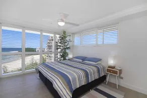 Ocean Plaza 1577 - Coolangatta Beachfront! - Image 5