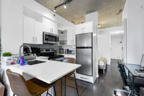 Pristine Parc Avenue Pad W/ Parking - Image 5
