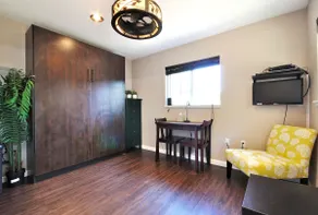 Garden cottage w/ fire pit & backyard - Image 3