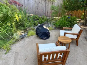 Garden cottage w/ fire pit & backyard - Image 2