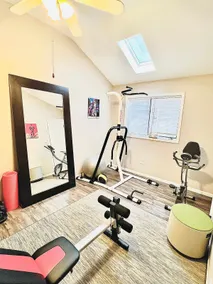 Cozy Loft, 1 Parking, Gym, Sleeps 4! - Image 4