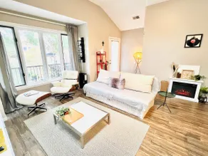 Cozy Loft, 1 Parking, Gym, Sleeps 4! - Image 5