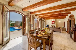 The Almonds Luxury Villa - Image 2