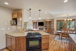 7 Tumalo-Sunriver, Oregon: Hot Tub, BBQ, WiFi, SHARC Aquatics, Tubing Hill, Mt. Bachelor, Golf, Deschutes River, Tennis, Cykelstier - Image 3