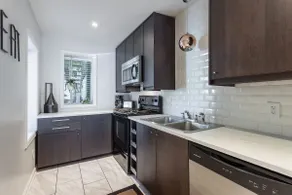 Beautiful One Bedroom With King Bed | 07 - Image 2