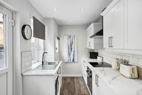 Luxury Modern Entire Home - Image 5