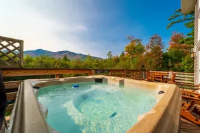 Lookout Mountain Chalet: Luksus, Hot Tub, hund venlig, 1. 9 miles til Whiteface, Mountain Views, 12 sovepladser, Sauna, & Pejs - Image 2
