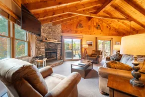 Esther Mountain Chalet: Luxus, Hot Tub, Hundefreundlich, 1. 15 Kilometer nach Whiteface, Blick auf die Berge, Schlafmöglichkeiten für 10, Sauna und Kamin - Image 3