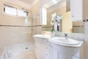 Villa Las Flores: 8000 m2 villa avec piscine privée et jardins - Image 4
