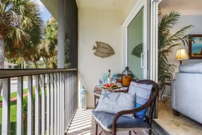 Updated Retreat Near Beach & St. Armand's! Pool - Image 4