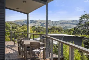 Amaroo - Coastal Stay with Ocean Views - Image 5