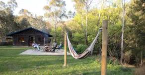 1 Bedroom, 1 Bathroom River Log Cabin - Image 2