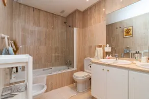 Magnificent apartment in Terrazas Del Duque 1 - Image 2