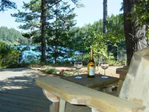 Munsel Lake Landing è una casa fronte lago con 4 camere da letto, 2 bagni di 1600 piedi quadrati - Image 3
