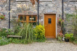 Cottage-Private bathroom-Forest view - Image 5