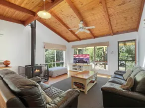 ”Banksia Cottage” by Halls Gap Accommodation - Image 2