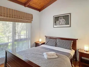 ”Banksia Cottage” by Halls Gap Accommodation - Image 3