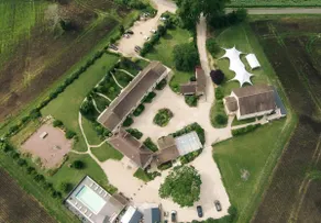 Accommodation for 6 to 8 people, swimming pools - Image 2
