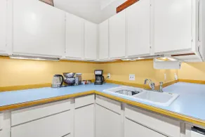 Charming Saugatuck Condo w/ Private Deck + Grill! - Image 5