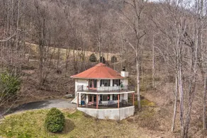 Burnsville Apt with Deck in Pisgah National Forest - Image 3