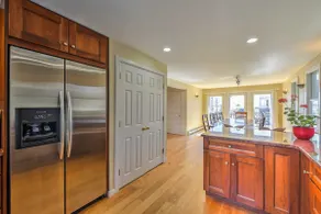 Multi-level Marion House: Loft, Deck + Ocean Views - Image 5