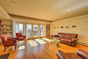 Multi-level Marion House: Loft, Deck + Ocean Views - Image 4