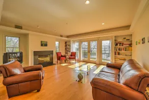 Multi-level Marion House: Loft, Deck + Ocean Views - Image 3