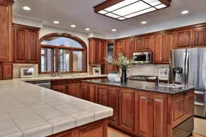 The Mountainside House - Luxury Home, Indoor Hot Tub, Ski Home, Private Shuttle - Image 4