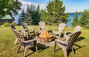Lakeside Gem: Panoramic Views & Private Beach - Image 2