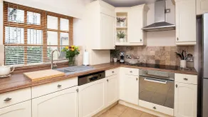 Teagles Cottage in Stow, EV parking - Image 3
