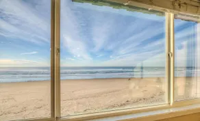 \"Ships & Giggles\" - Beachfront Beauty med tillgång till poolen! - Image 3