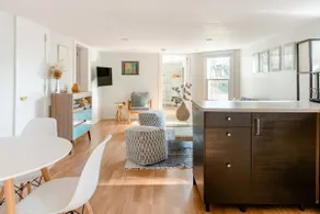 2BR Apt + Self Check-in + Walk to Park Street - Image 4