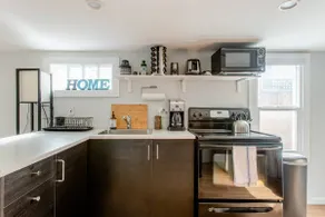 2BR Apt + Self Check-in + Walk to Park Street - Image 3