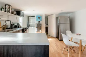 2BR Apt + Self Check-in + Walk to Park Street - Image 5