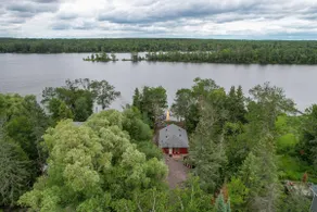 Lakefront Cabin w / 32 'Dock + Row & Paddle Både! - Image 2