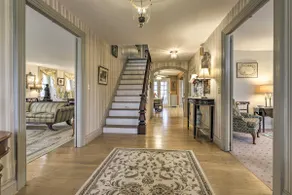 Elegant Norwich House w/ Billiards Room & Ballroom - Image 4