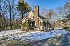 Peaceful Goshen Cottage w/ Screened Porch & Views! - Image 3