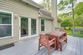Family Home w/ Deck ~ 2 Mi to Camelback Mountain! - Image 2