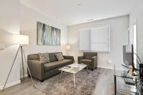 High End 2-BR Menlo Park + Outdoor Lounge - Image 2
