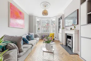 Veeve - Clapham Fairytale - Image 3