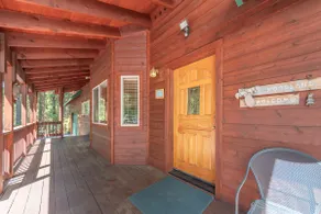 Wolf Den -Game Room & Free Pool Access! - Image 4