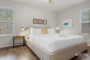 Pets Welcome! Great Space + Backyard Near Zilker - Image 3